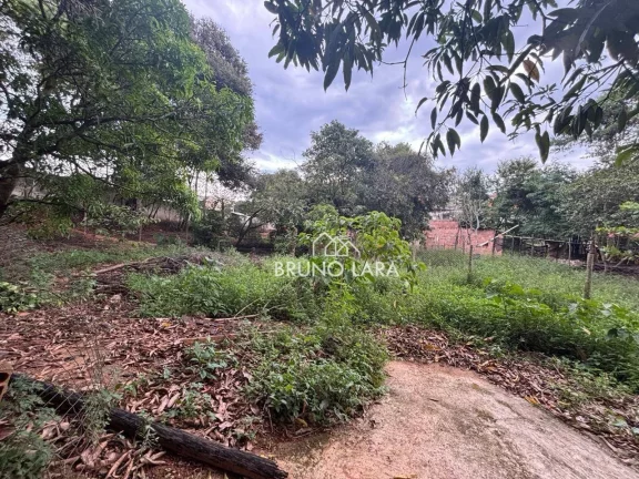 Imagem Casa com ponto comercial à venda no bairro Jardim das Roseiras - Igarapé/MG.