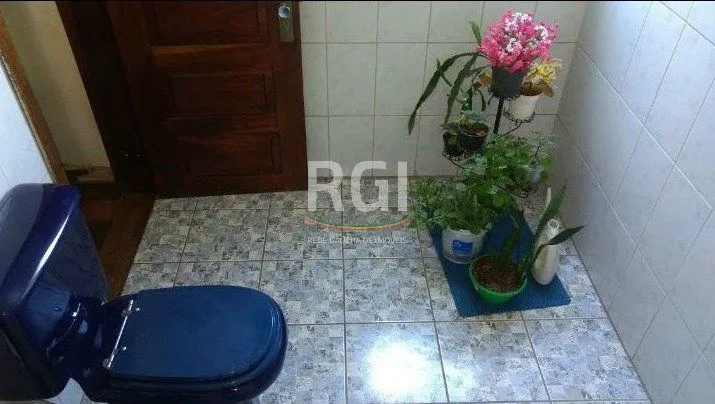 Imagem Casa para Venda - 300m², 4 dormitórios, 4 vagas - Nonoai
