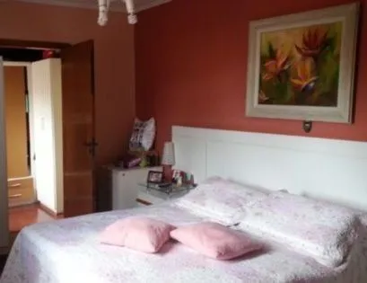 Imagem Casa para Venda - 330m², 5 dormitórios, sendo 1 suites, 7 vagas - Menino Deus