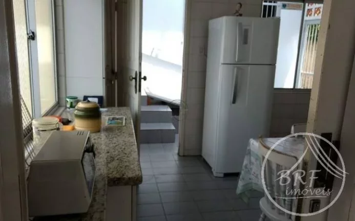 Imagem Excelente Casa Grande Potencial Residencial e Comercial- Balneário/Estreito