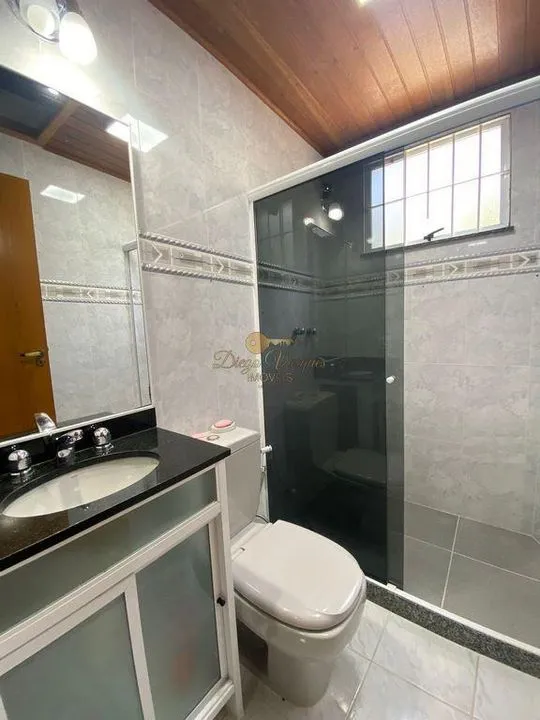 Imagem Casa em Condomínio para Venda em Teresópolis / RJ no bairro Granja Guarani