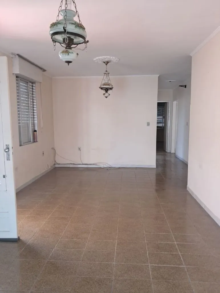 Imagem Boa casa térrea, com 03 dormitórios (sendo 01 suíte), sala, 02 banheiros