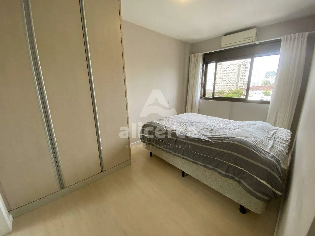 Imagem Apartamento à venda com 3 quartos 1 suíte, 107,71m² em Centro Florianópolis