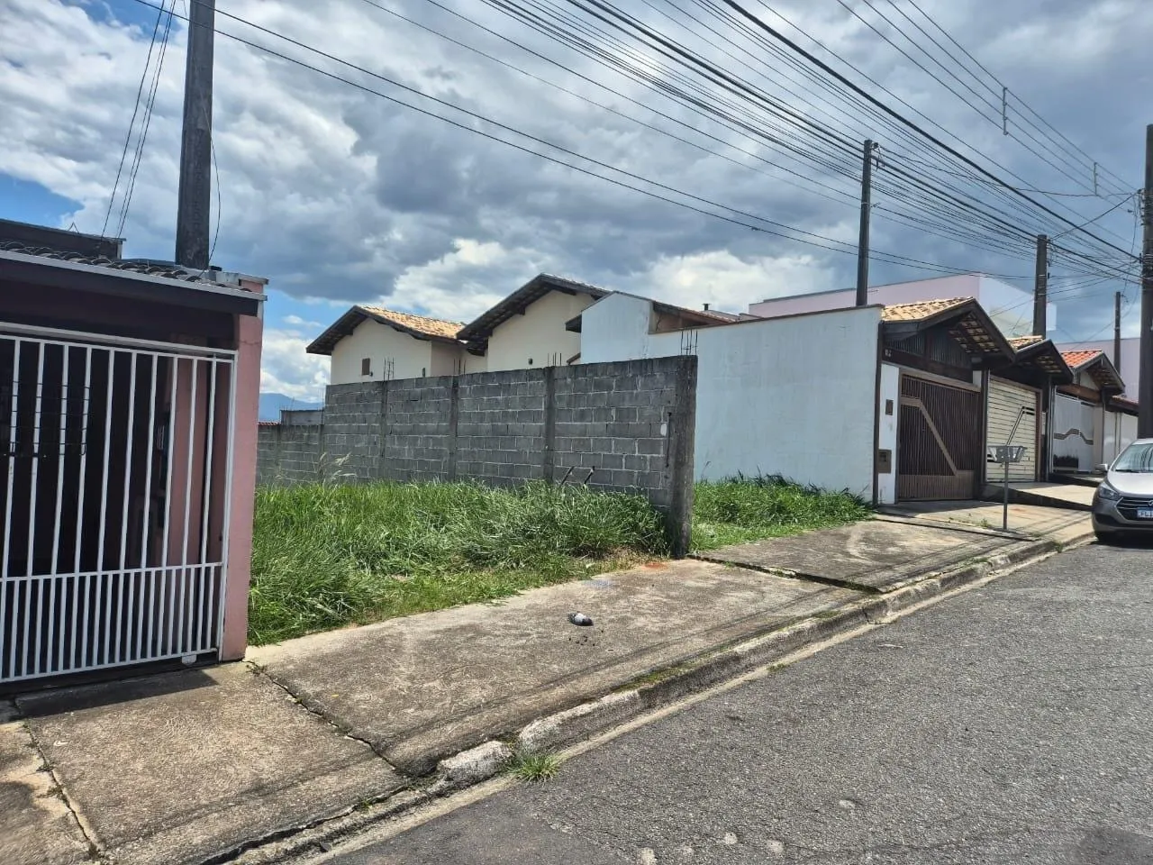 Foto do imóvel Terreno em Localização Central no Bairro Mombaça, Próximo a Escola, Mercado e Centro Comunitário, Ideal para Construção