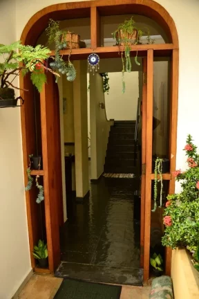 Imagem SOBRADO A VENDA NA VILA ZELINA, COM 3 SUÍTES. A 6 MINUTOS A PÉ DO METRÔ VILA PRUDENTE. QUINTAL COM JARDIM E ESPAÇO GOURMET, GARAGEM PARA 6 CARROS