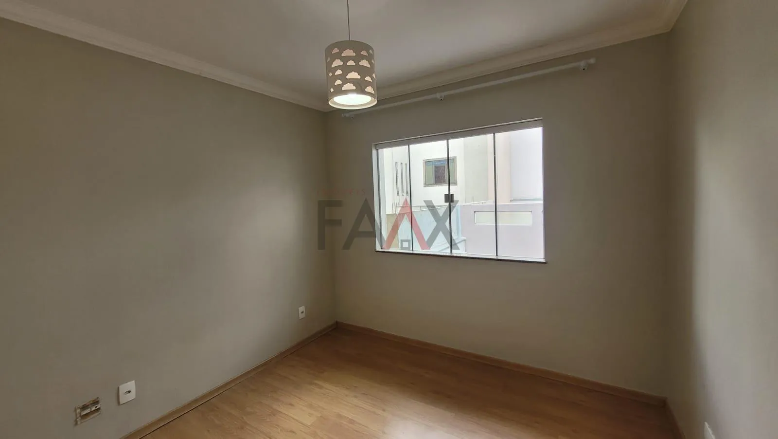 Imagem Sobrado com 3 dormitórios á venda,300.00 m², Alto da XV, GUARAPUAVA - PR