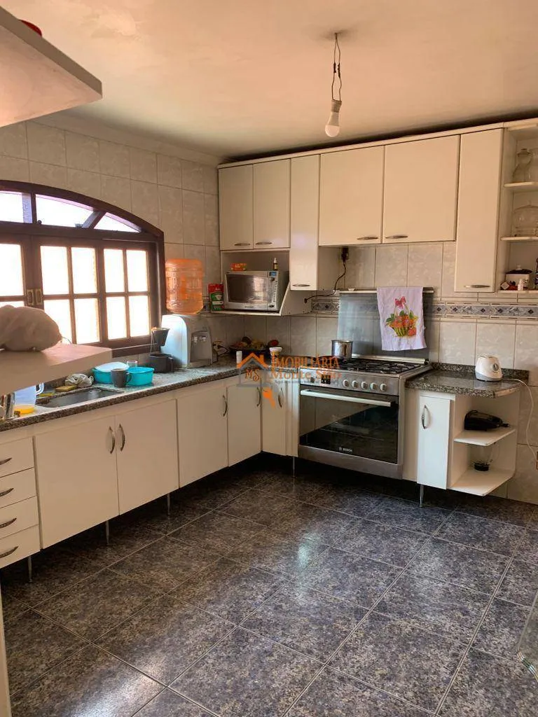 Imagem Sobrado com 6 dormitórios à venda, 200 m² por R$ 795.000,00 - Jardim Santa Bárbara - Guarulhos/SP