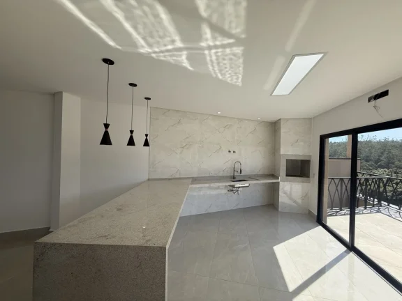 Imagem Casa de Esquina com Vista pra Mata - Portal dos Ipês