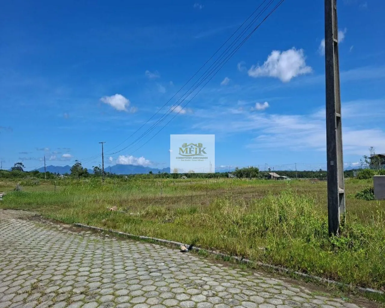 Terreno de 450 m² à venda no Balneário Atami