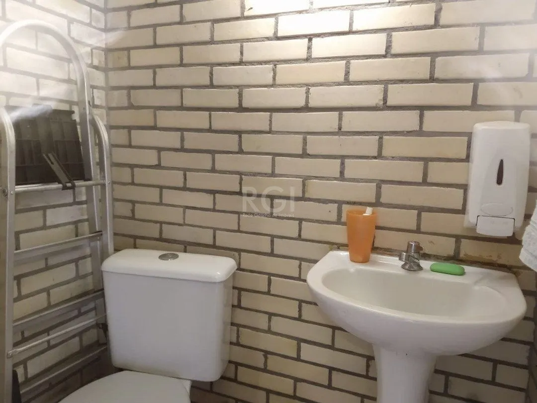 Imagem Casa para Venda - 322.4m², 2 dormitórios, 7 vagas - Cristal