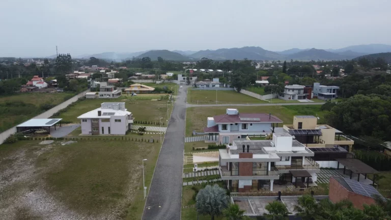 Imagem Terreno no Condomínio Lagoa Azul: luxo, lazer e natureza na Praia do Rosa!