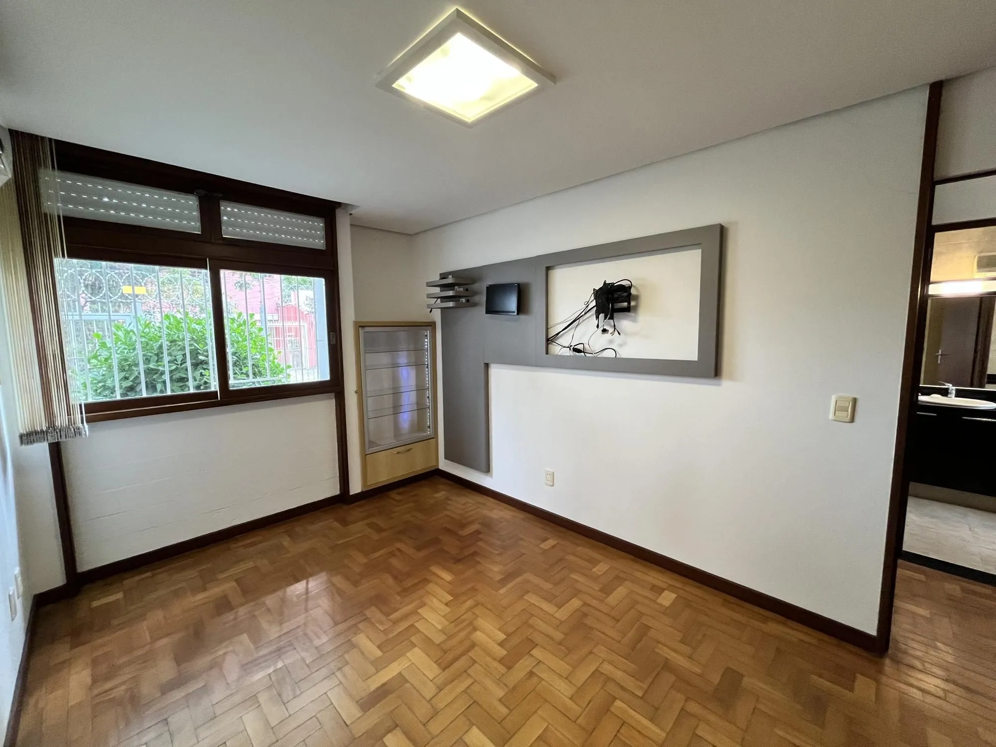 Imagem Casa para Venda - 160m², 3 dormitórios, sendo 1 suites, Jardim Botânico