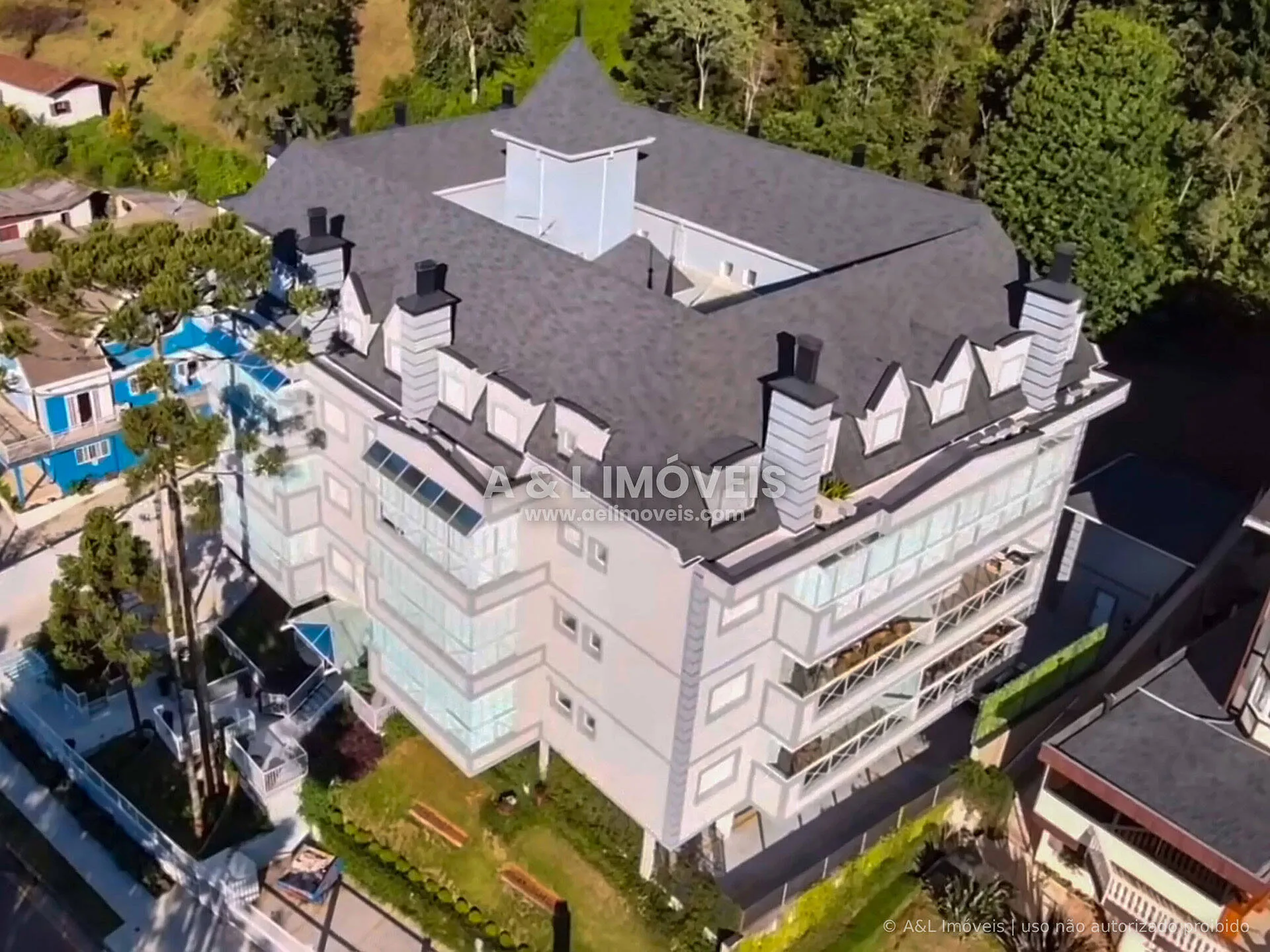 Imagem Apartamento em Campos do Jordão | 87,10 m² | Lareira e Varanda Privativa