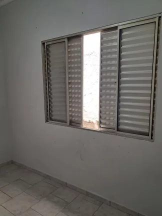 Imagem VENDO CASA COM DOIS QUARTOS E EDÍCULA NO BAIRRO JD. SANTA CRUZ!