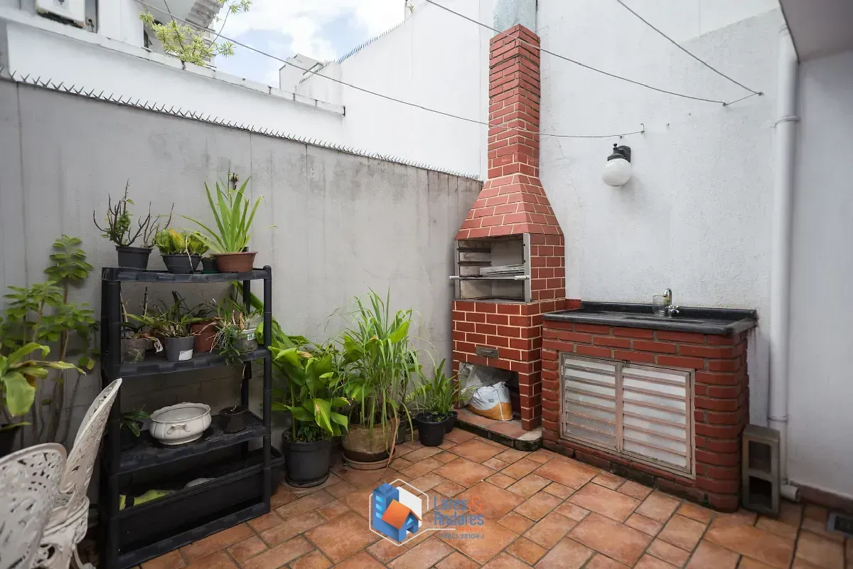 Imagem Casa para venda em Campo Belo com 3 quartos, sendo 1 suíte, 220m²