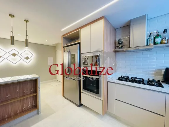 Imagem Apartamento 03 dormitórios todo reformado no Gonzaga próximo da praia por R$2.500.000,00