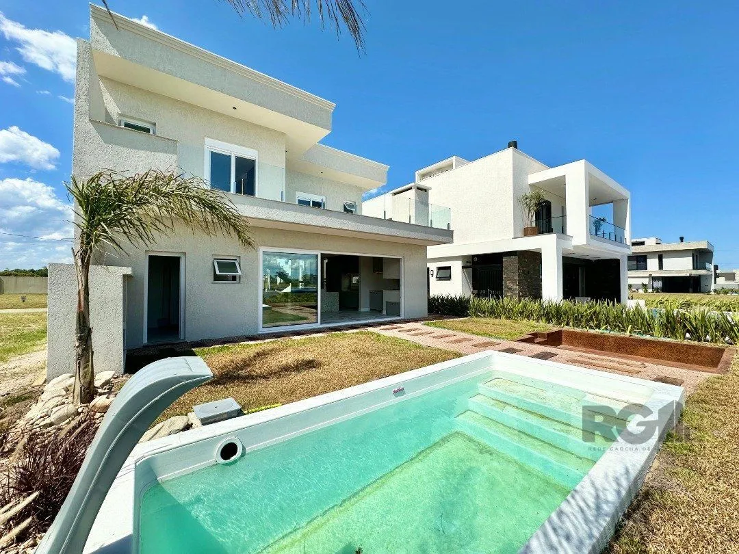 Imagem SOBRADO NEOCLÁSSICO À VENDA A BEIRA LAGO COM VISTA INCRÍVEL E JUNTO AO MAR
