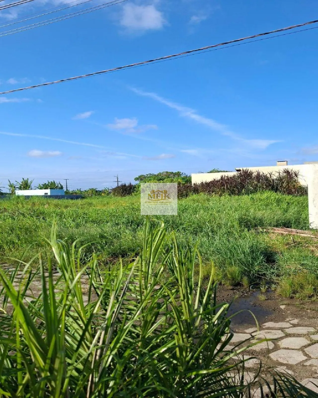 Terreno de 450 m² à venda em Atami