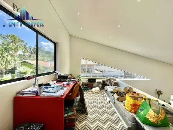 Imagem CASA Nova, TÉRREA c/ piscina, Miolo da Granja Viana em rua fechada!