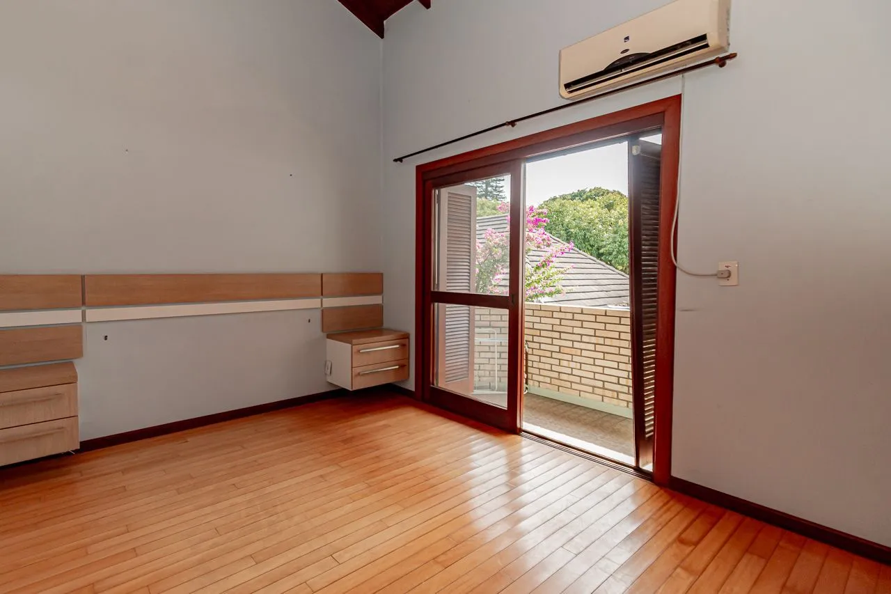 Imagem Oportunidade em Ipanema: Casa em Condomínio Fechado com Suíte Master, Hidromassagem e Alto Padrão