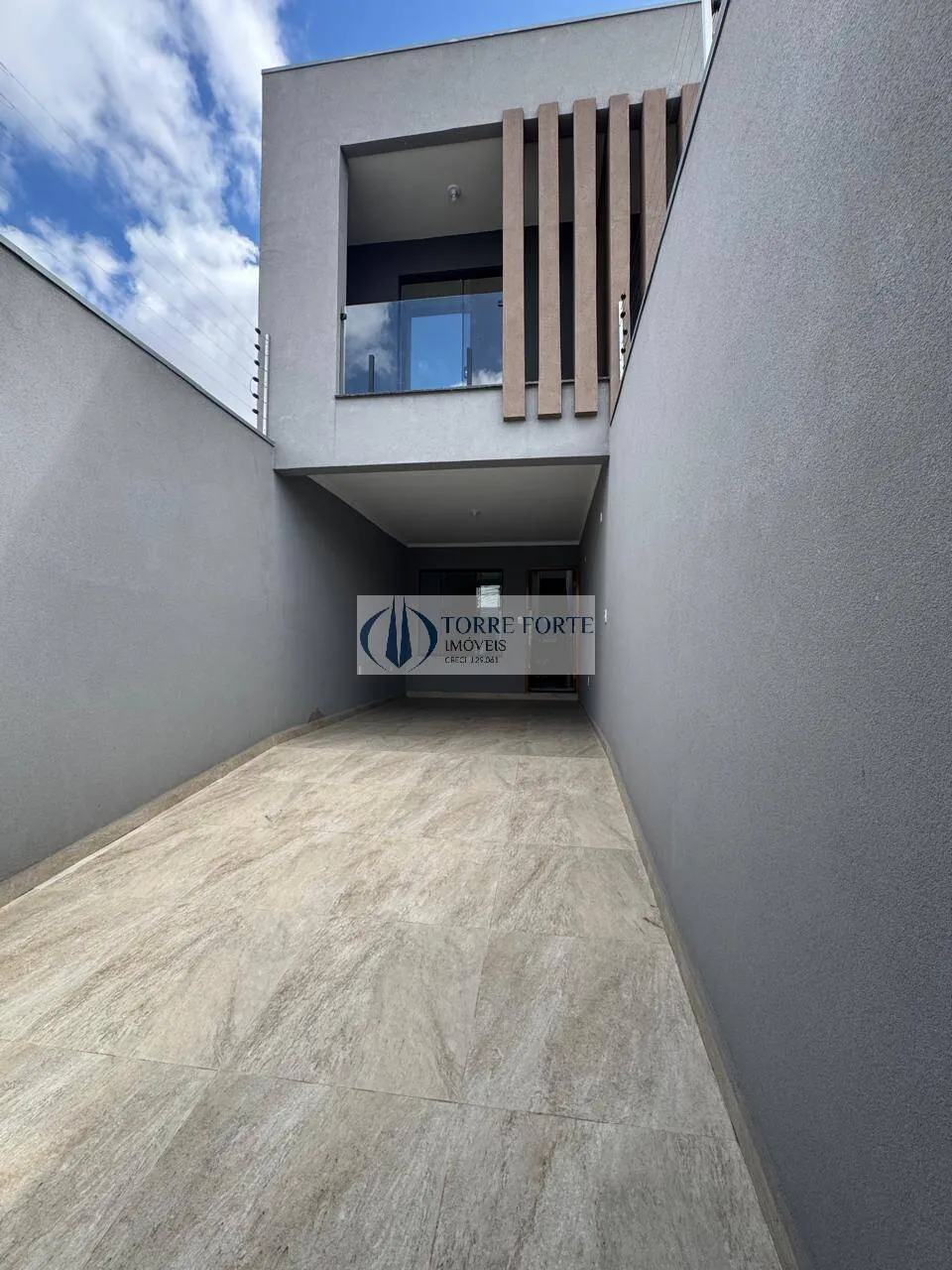 Foto do imóvel Lindo sobrado com 2 suites 2 vagas de garagem na Vila Antonieta . em Rua Professor Francisco Accioly
