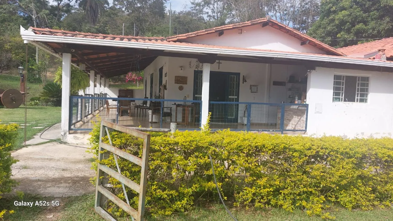 Imagem Vende-se um lindíssimo sítio localizado em Esmeraldas, MG . com 6 hectares (60.000 m²)