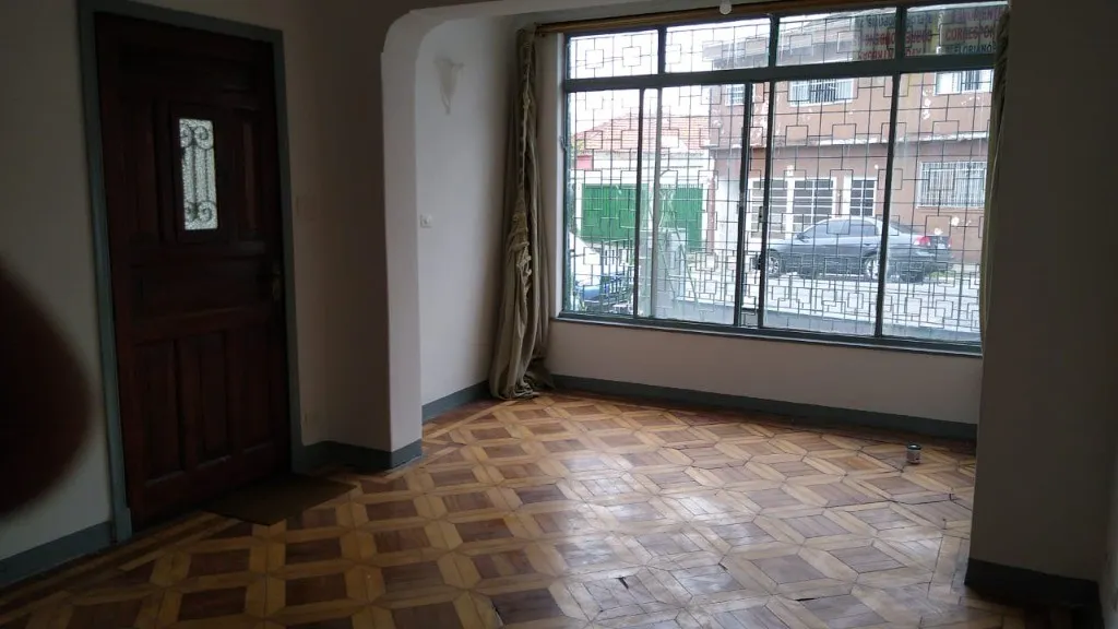 Imagem Imperdível oportunidade: Casa de 4 quartos com 2 banheiros, 2 vagas na Mooca, São Paulo-SP!
