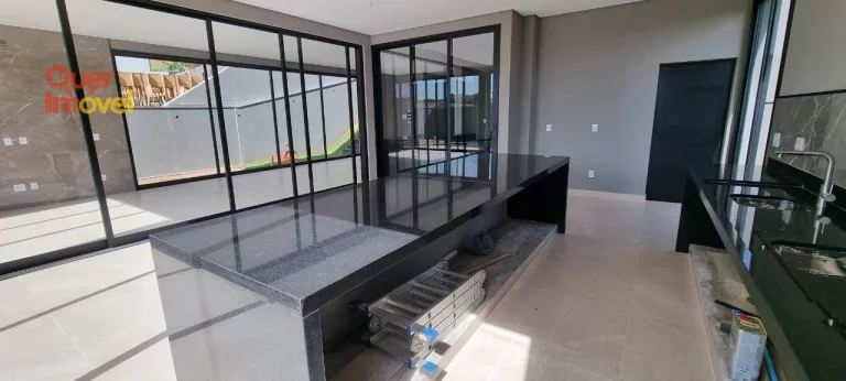 Imagem Oportunidade única: Casa de alto padrão em condomínio à venda em Ribeirão Preto-SP no Residencial E Empresarial Alphaville! 4 quartos, 4 suítes, 2 salas, 7 banheiros, 6 vagas de garagem, 421m². Quer Imóvel Negócios Imobiliários!