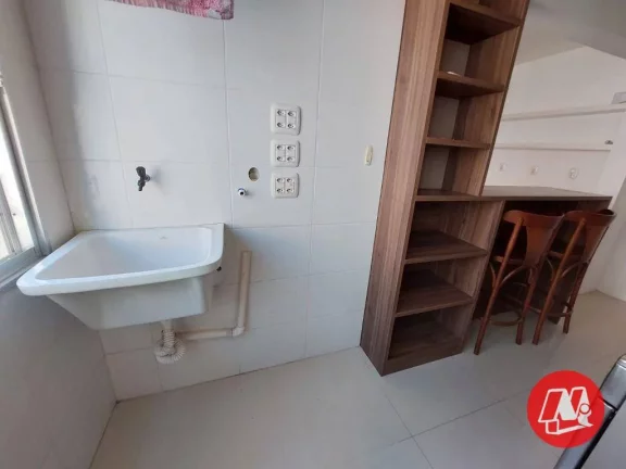 Imagem No bairro Mont´Serrat.1 dormitório, mobiliado. Prédio com elevador.