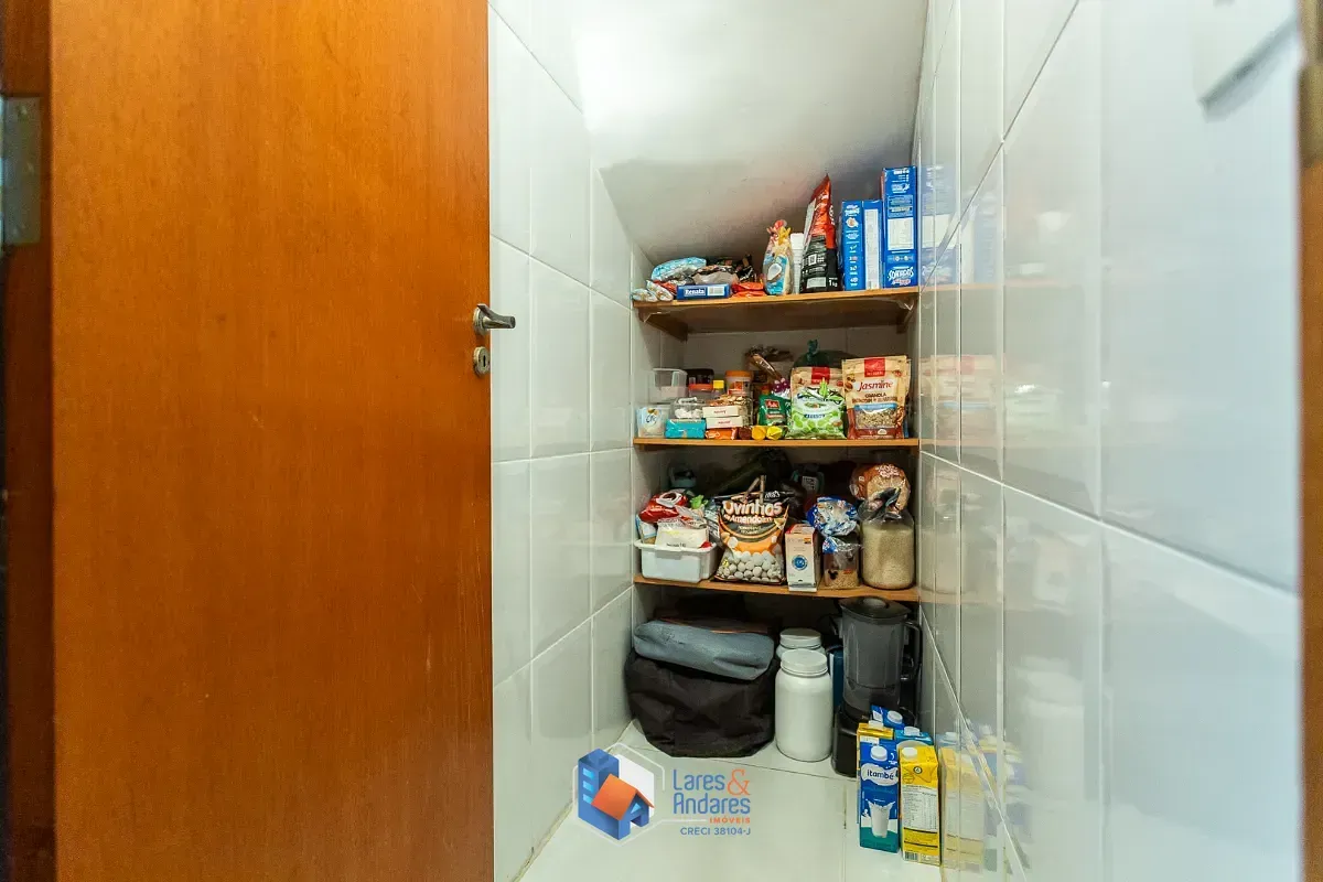 Imagem Casa para venda em Vila Anglo Brasileira com 4 quartos, sendo 2 suítes, 210m²