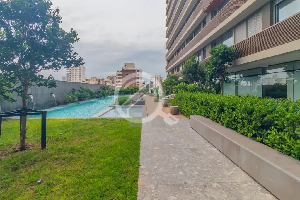 Imagem Lindo apartamento de dois Dormitórios, todo decorado por arquiteta renomada. O banheiro da Suíte f...