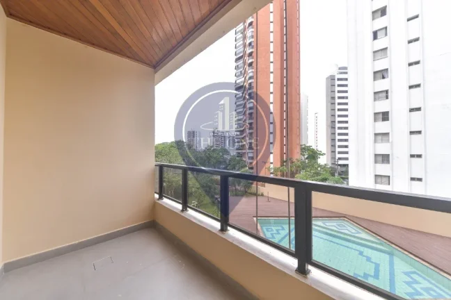 Imagem Apartamento de Alto Padrão no Campo Belo: 3 Quartos, 1 Suíte, 3 Vagas de Garagem - Conheça essa Oportunidade Única!