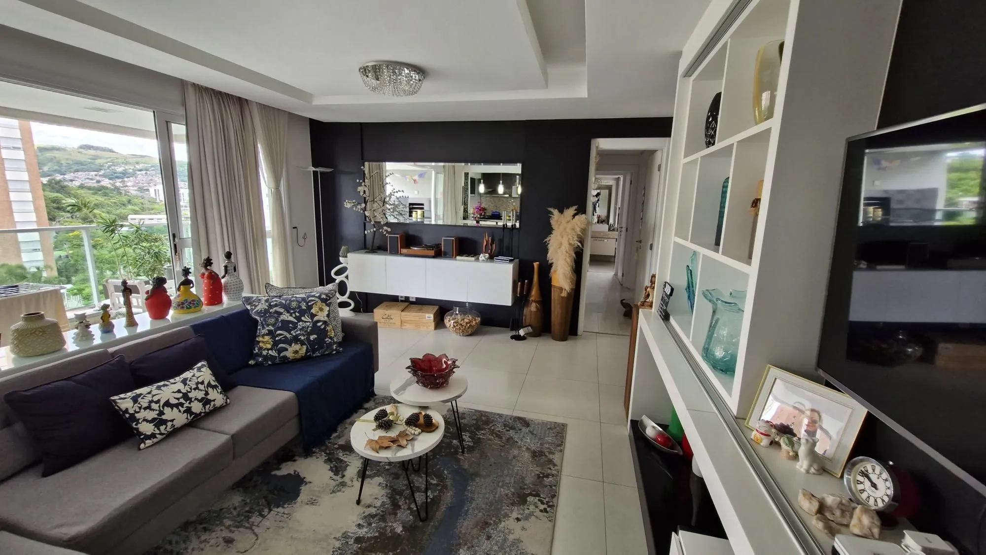 Imagem Apartamento mobiliado no Central Parque, 3 dormitorios sendo 1 suíte, banheiro social, lavabo, 114,00m² área privativa, 2 garagens