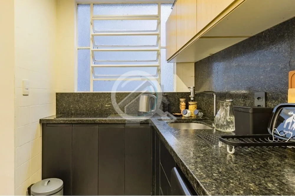 Imagem Conheça este aconchegante apartamento JK à venda no coração do Centro Histórico de Porto Alegre...