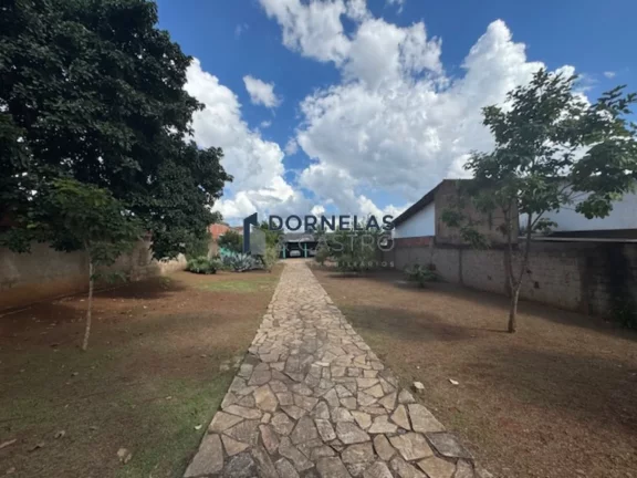 Imagem ABAIXOU!! CASA COM 3 QUARTOS CONDOMÍNIO FECHADO NO GUARAPARK TERRENO DE 800,00M² ESTUDA TROCA POR APARTAMENTO NO GUARÁ