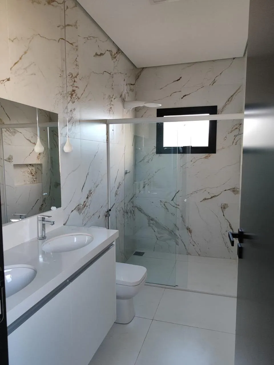 Imagem Casa 3 Quartos sendo 1 Suíte Condomínio Belvedere II Bairro Jardim Imperial