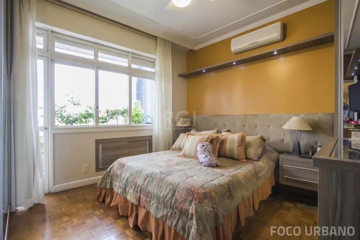 Imagem Apartamento para Venda - 155m², 4 dormitórios, sendo 1 suites, 1 vaga - Bom Fim