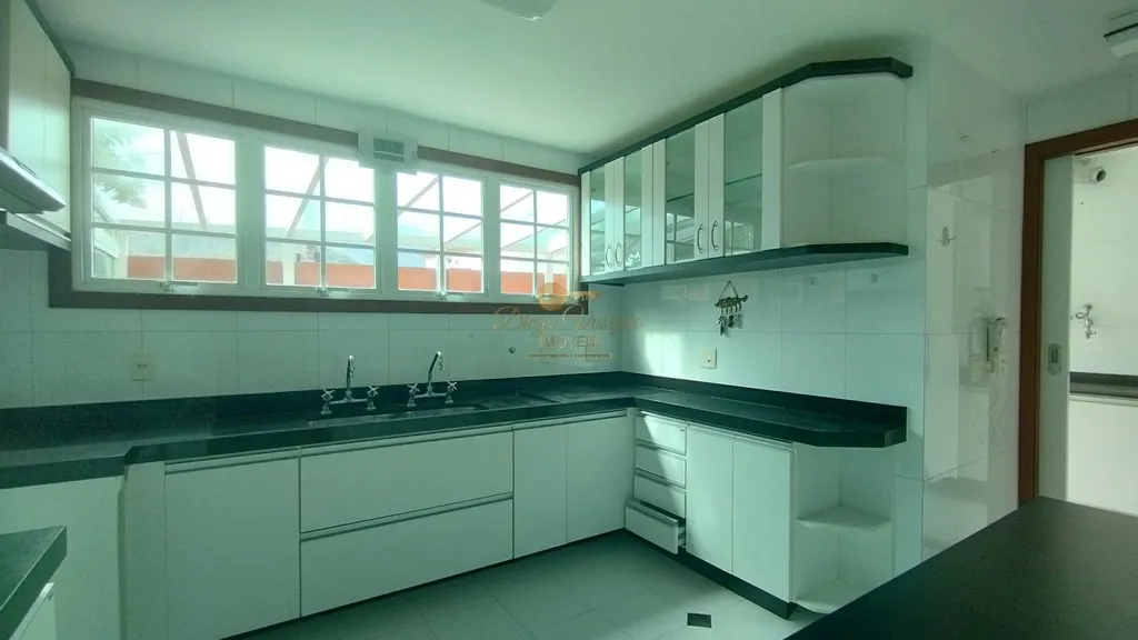 Imagem Casa em Condomínio para Venda em Teresópolis / RJ no bairro Iucas