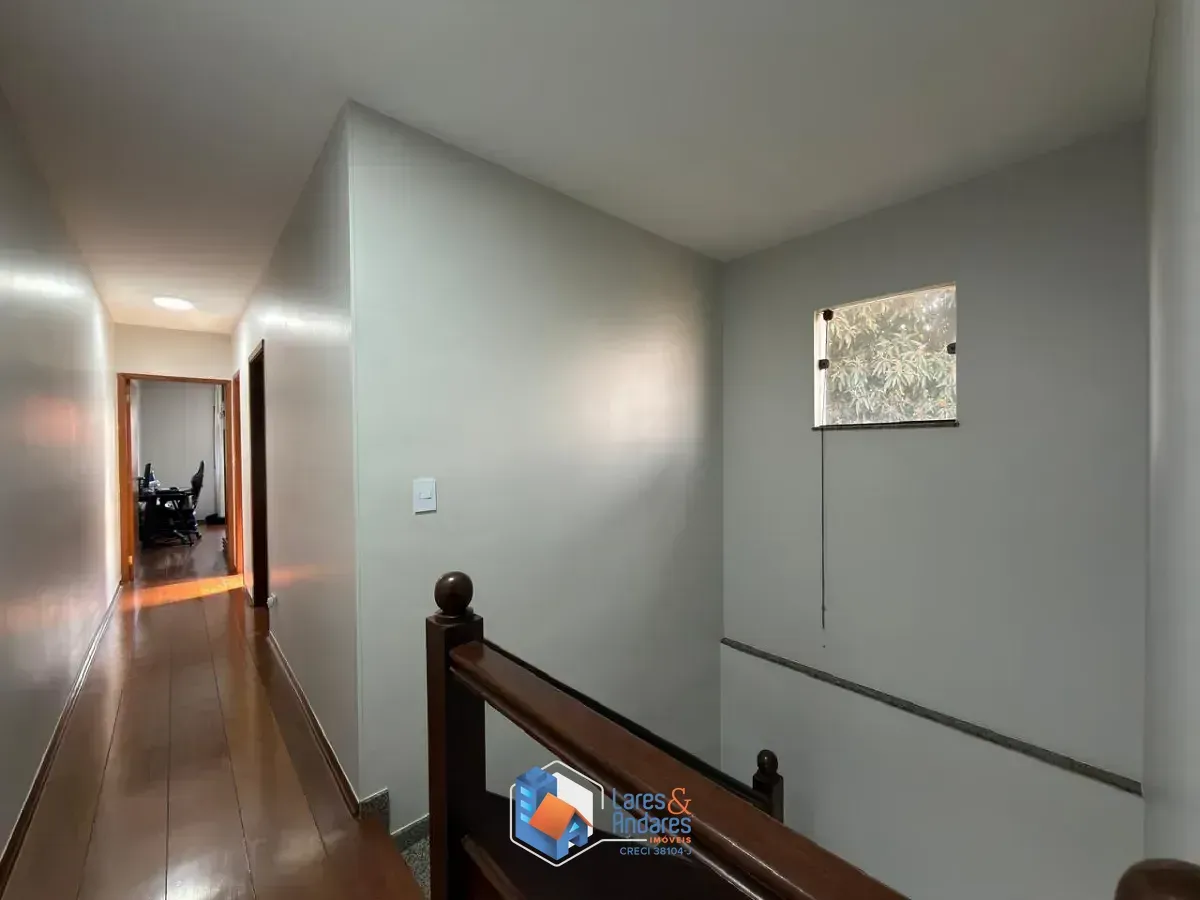 Imagem Sobrado para venda em Parque Vitória com 3 quartos, sendo 1 suíte, 208m²