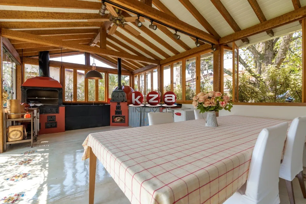 Imagem Luxuosa casa em condomínio à venda em Barueri-SP, Condomínio Morada dos Pássaros: 4 quartos, 4 suítes, 3 salas, 6 banheiros, 6 vagas, 1.120m².