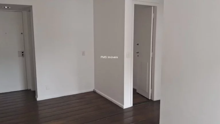 Imagem Conjunto Comercial de Alto Padrão à Venda em Indianópolis, São Paulo-SP: 6 salas, 2 vagas, 80m² de Área!