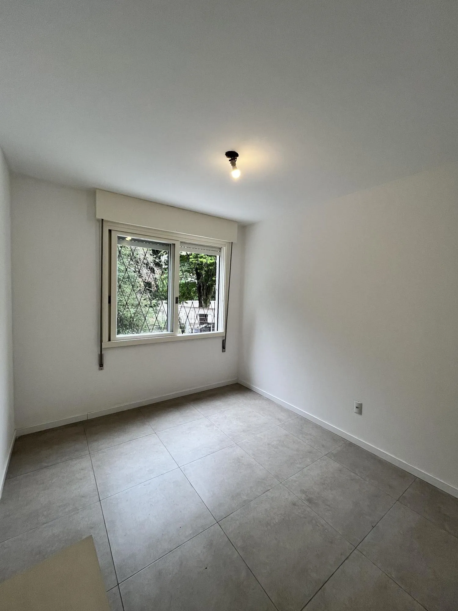 Imagem Apartamento de 2 quartos, 2 banheiros e 1 vaga de garagem no bairro Petrópolis