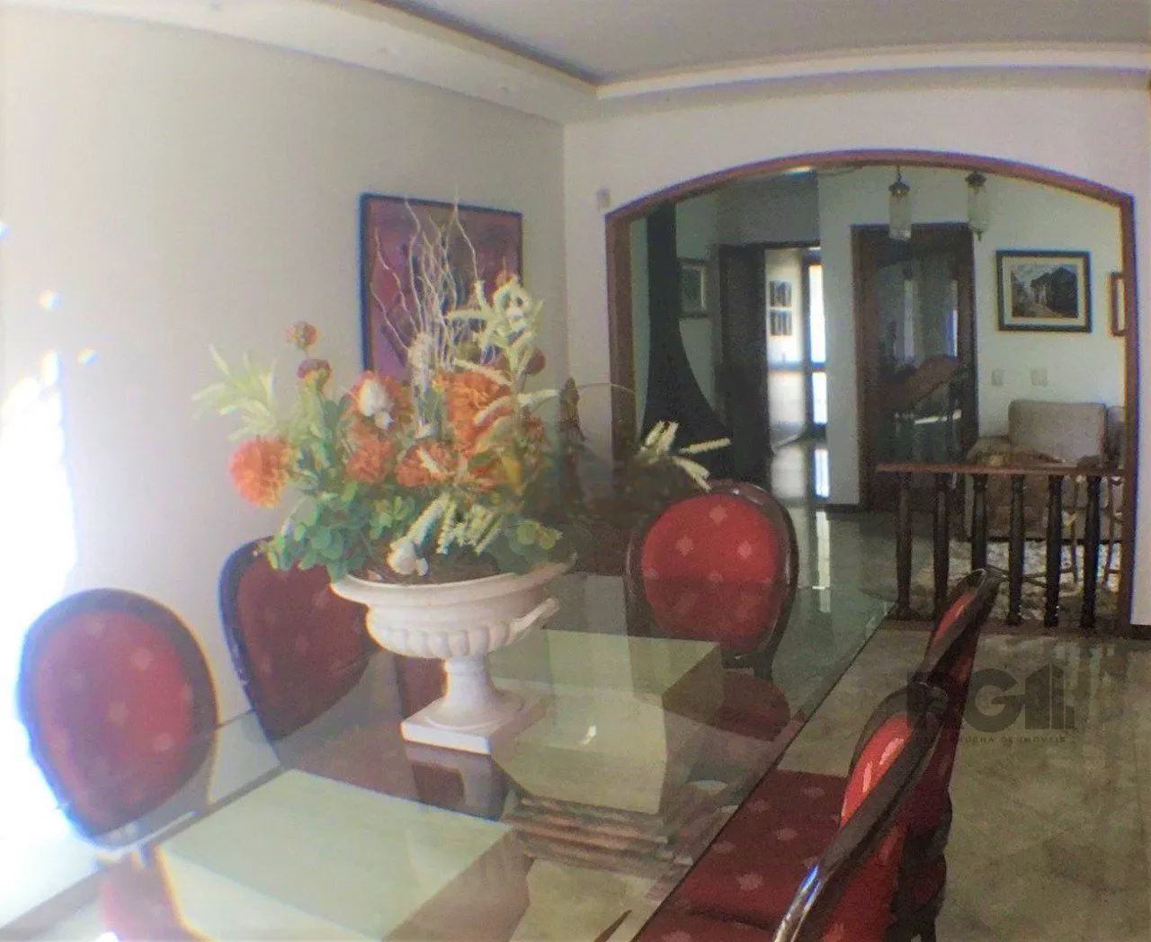 Imagem Casa com 3 dormitórios, localizada no bairro Jardim Itu em Porto Alegre/RS.