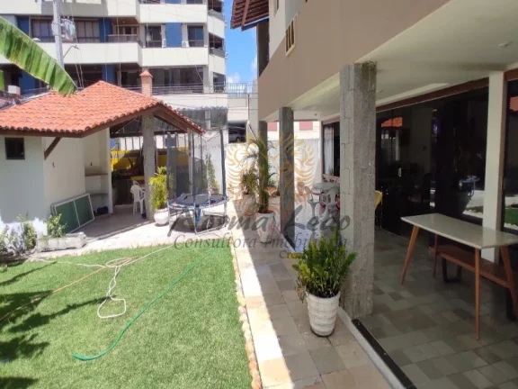 Imagem Casa à Venda no Bairro 13 de Julho, Aracaju-SE - 280 m², 4 quartos, 3 suítes, 3 salas, 5 banheiros e 3 vagas!