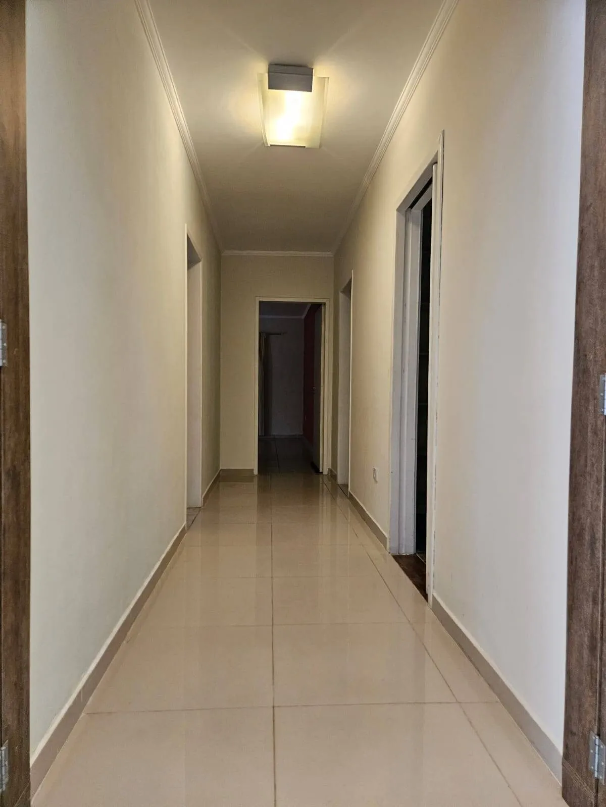 Imagem Linda Casa Nova em Higienópolis - 700m² de Terreno, 4 Suítes e Área de Lazer Completa
