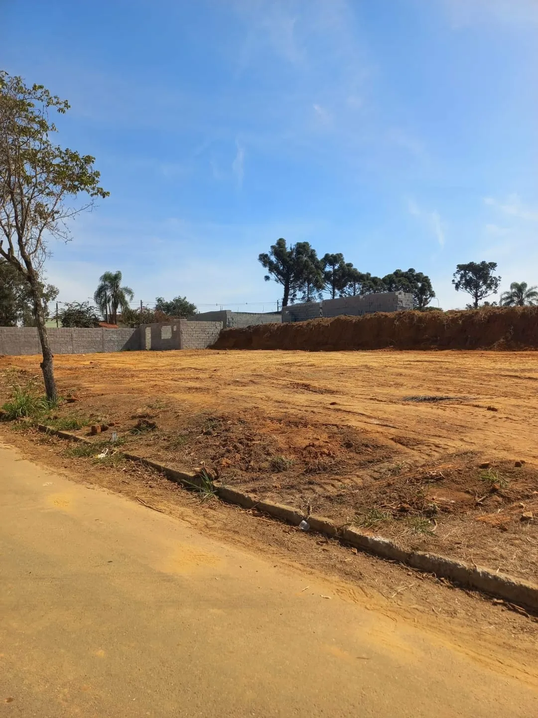 Imagem Terreno à venda 140M², Jardim Santa Tereza, Taubaté - SP