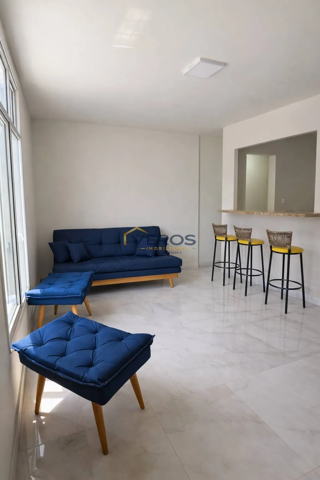 Imagem Apartamento a venda com 2 quartos e piscina na Martim de Sá - Caraguá