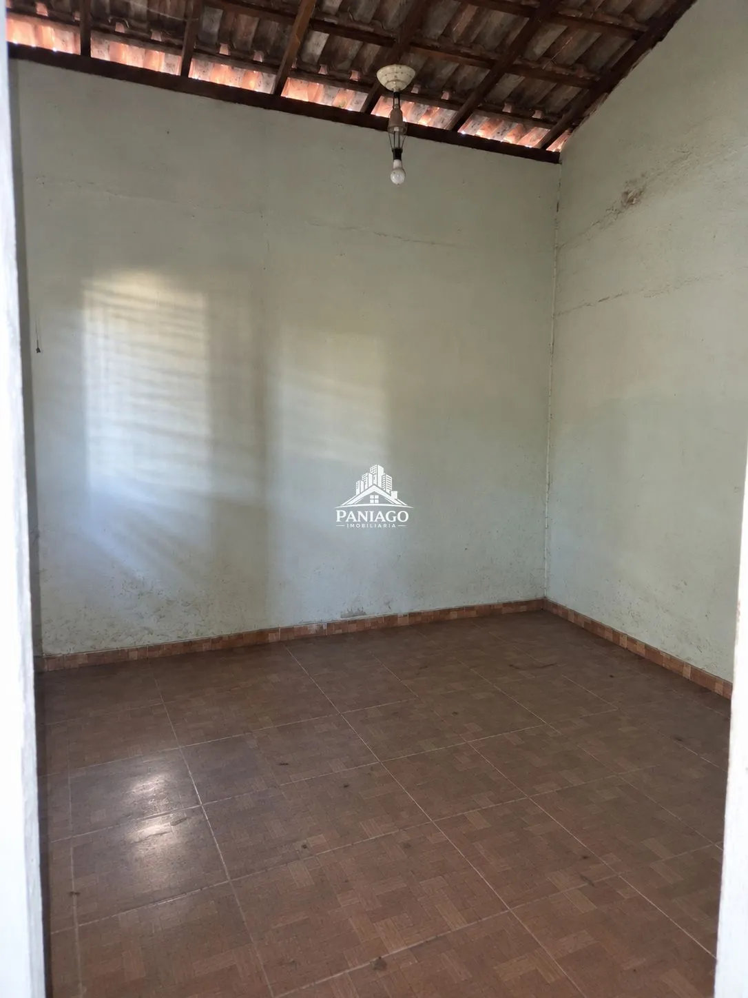 Imagem Casa Quintal, Espaço Externo, Localizada no Bairro Areão, Próxima à Região Centr