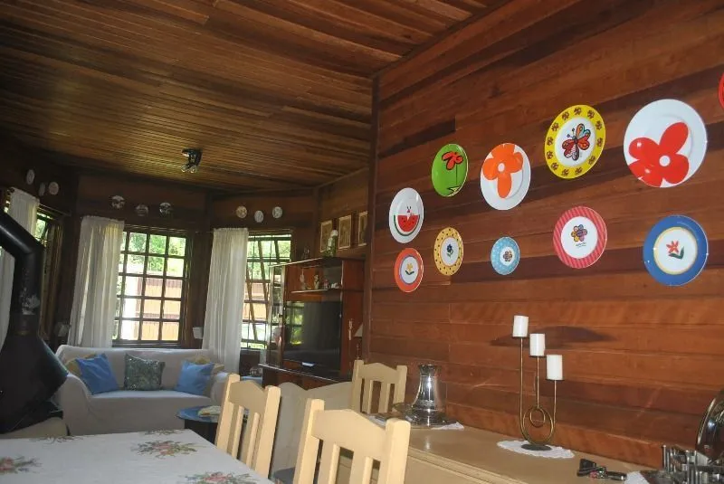 Imagem Casa para Venda - 250m², 3 dormitórios, 4 vagas - Serraria