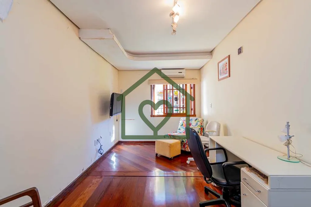 Imagem Descubra Seu Novo Lar ou Espaço Comercial! 
Apresentamos esta excelente casa térrea com sobrado no...